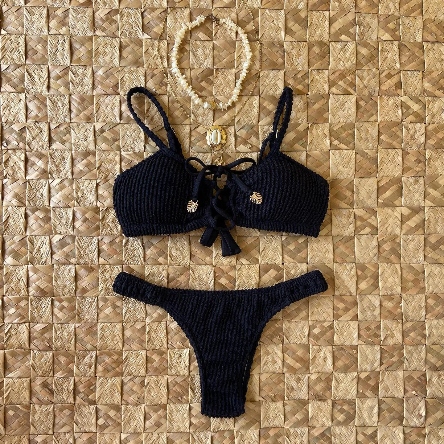 Women's fashionable solid color split swimsuit